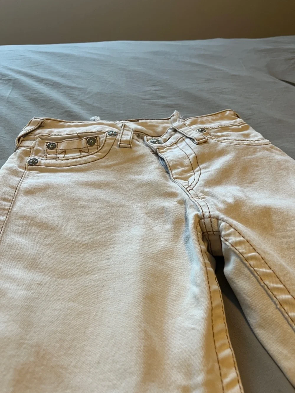 True Religion Women’s Skinny Jeans in Cream - Picture 8 of 13